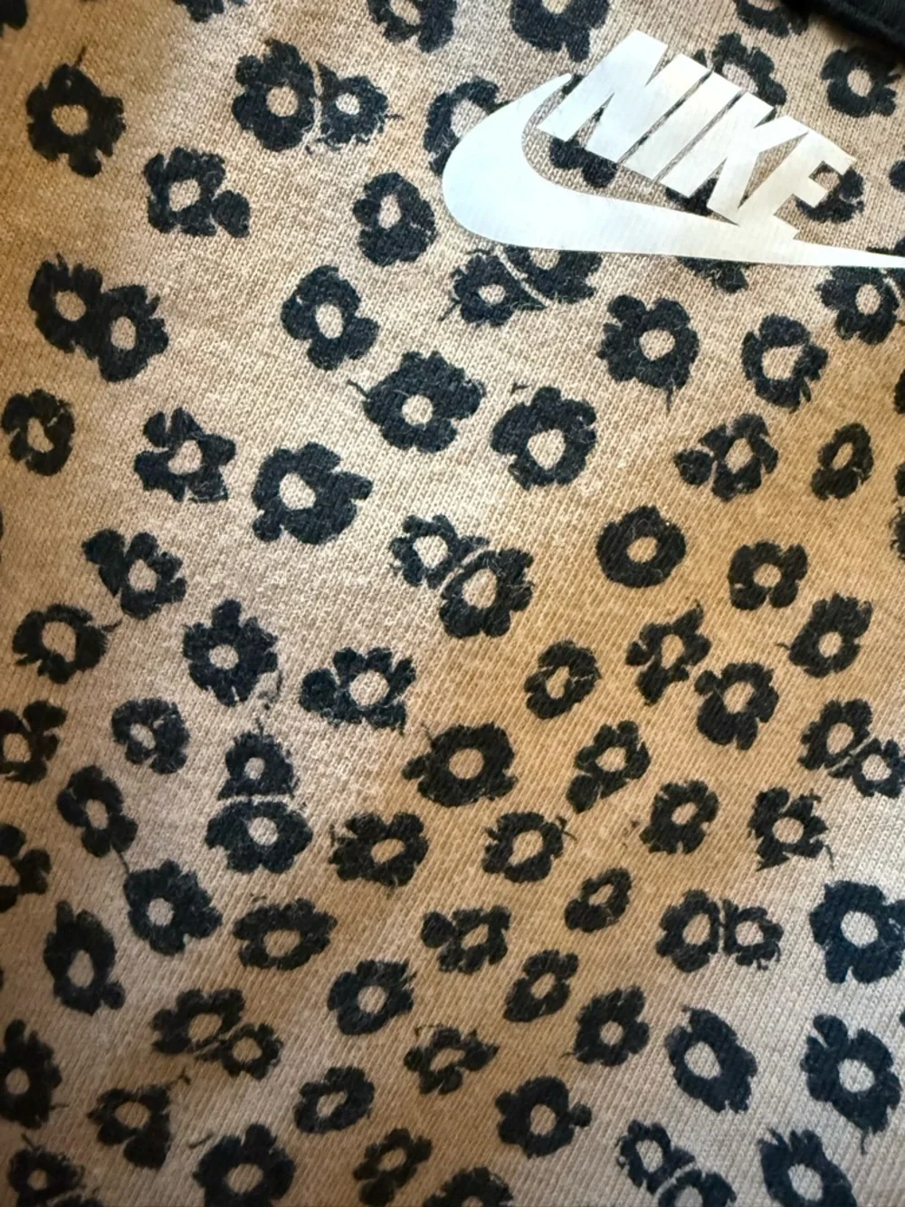 Nike floral 2 piece set - Picture 2 of 3